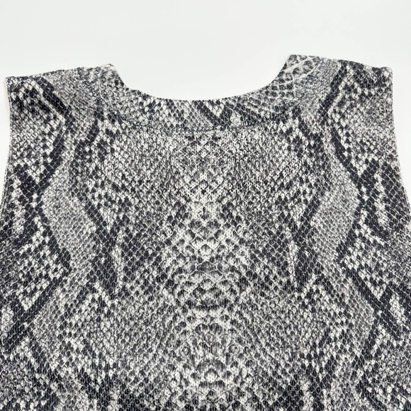 St. John Sport Knit Shell Tank in Snakeskin Python Print Size P US XS - Picture 4 of 7